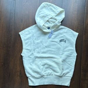 NWT Old Navy Cream Sleeveless Hoodie with 'Hustle' design